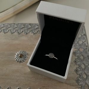 Pandora ring💍 size 7 (54)
